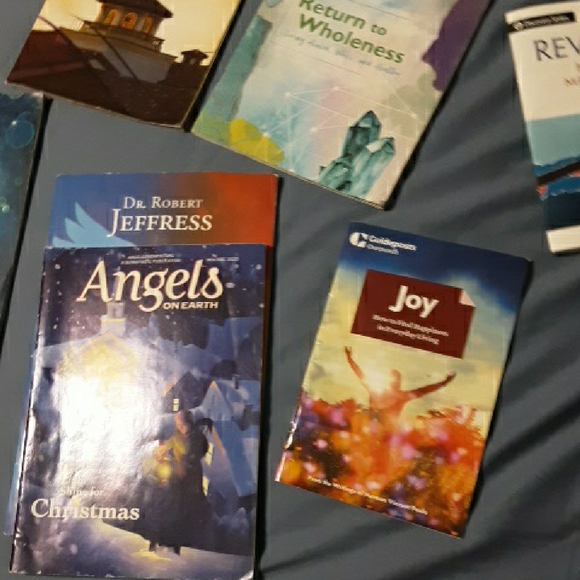 Assorted Inspirational Books Collection - Picture 6 of 13